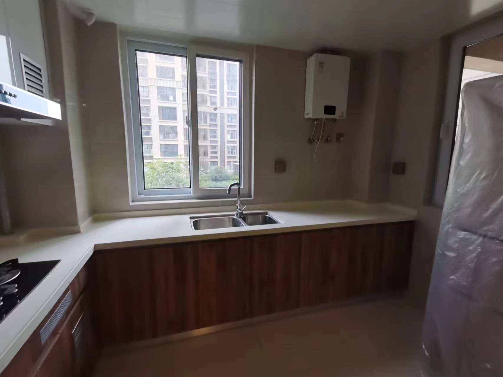 世茂云锦（九龙庭广场） 3室2厅2卫 125m&sup2;