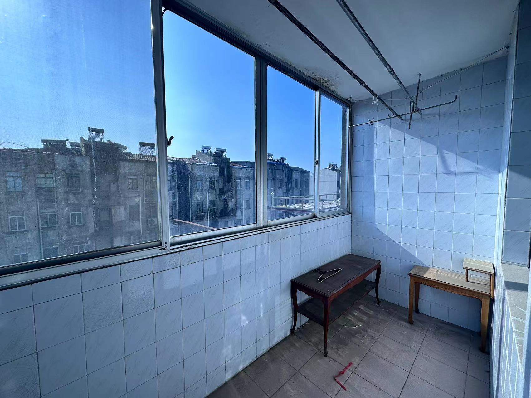 八角亭东一区 2室2厅1卫 81m&sup2;