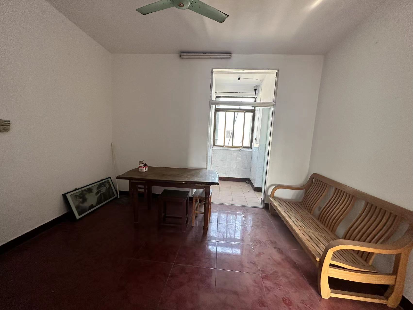 八角亭东一区 2室2厅1卫 81m&sup2;