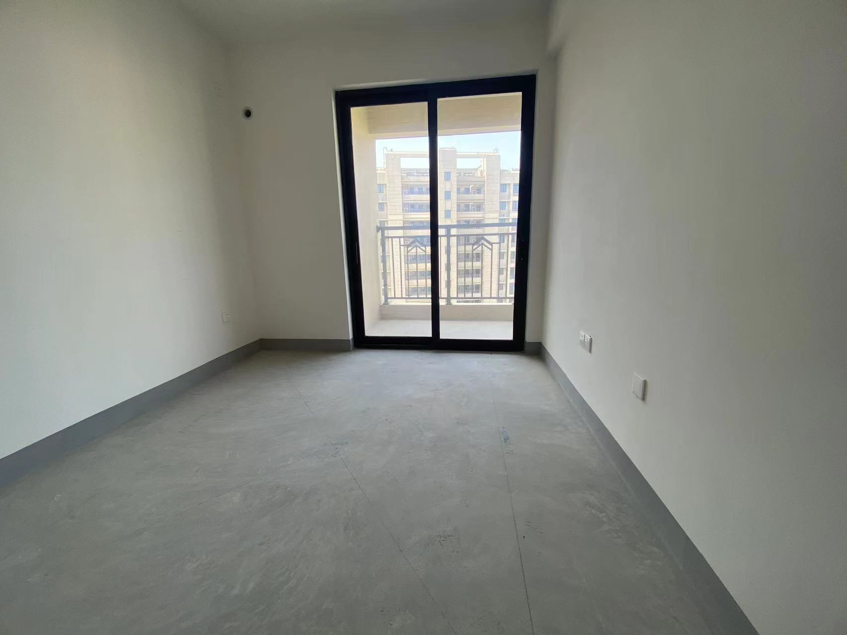 招商新城雍景湾 3室2厅1卫 92m&sup2;