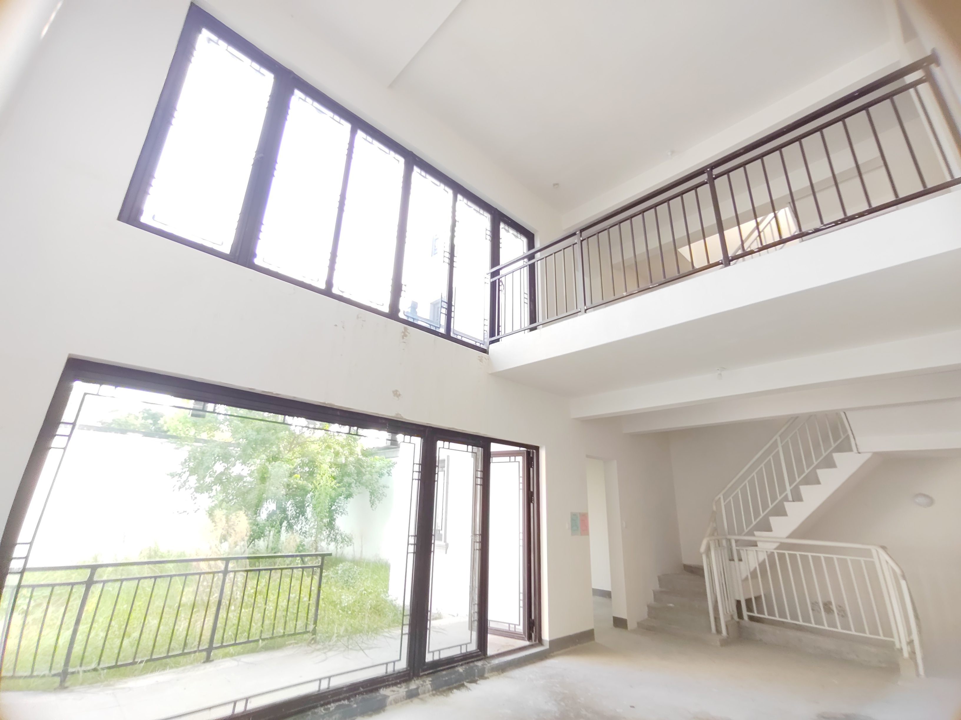 融创盛和九里桃源 5室3厅2卫 300m²