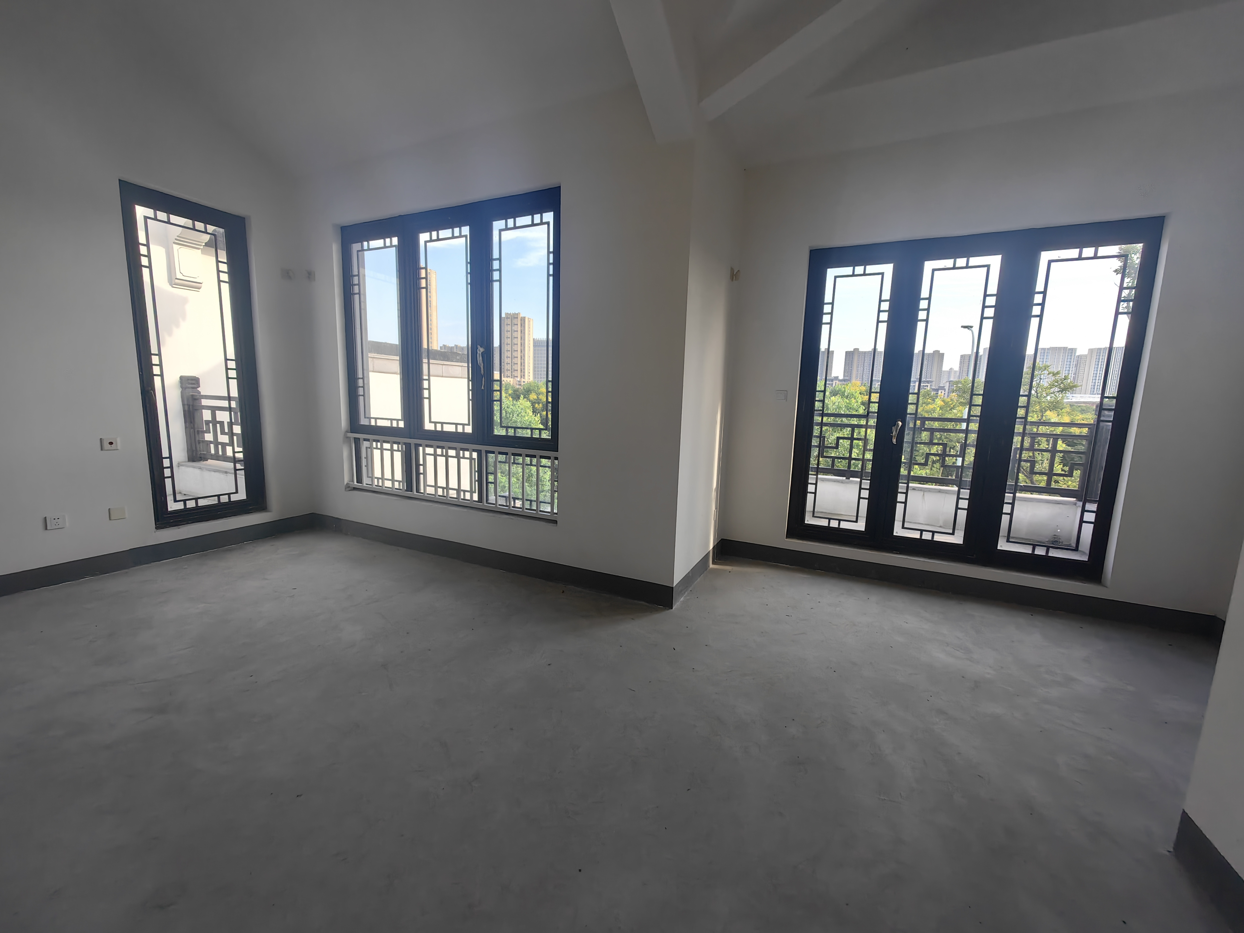 融创盛和九里桃源 5室3厅2卫 300m&sup2;