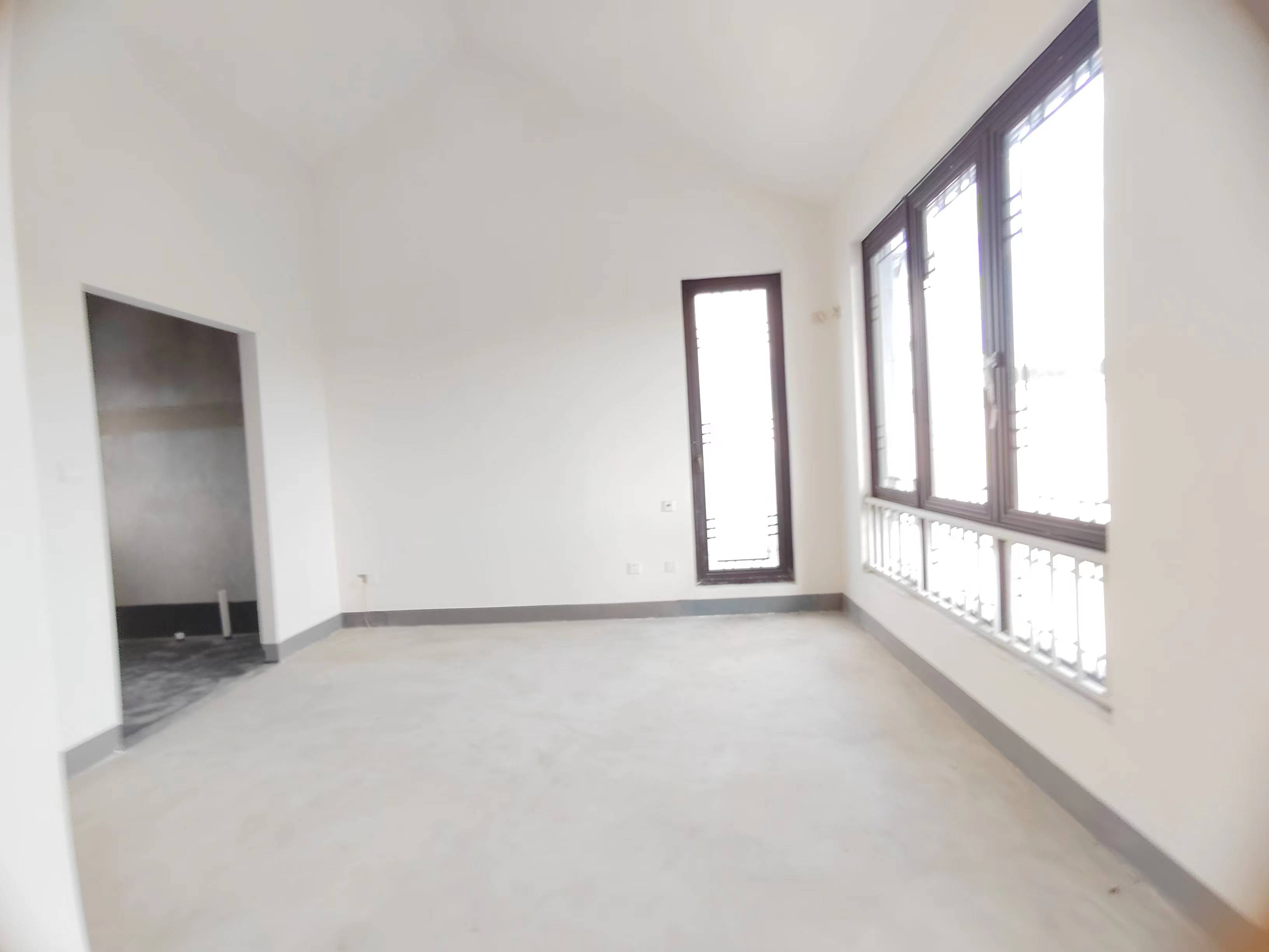 融创盛和九里桃源 5室3厅2卫 300m&sup2;
