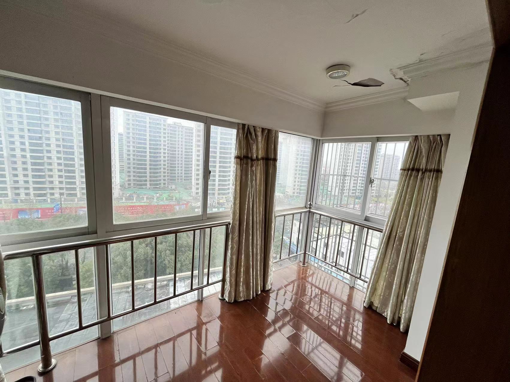 紫阳开心公寓 3室2厅2卫 76.39m&sup2;