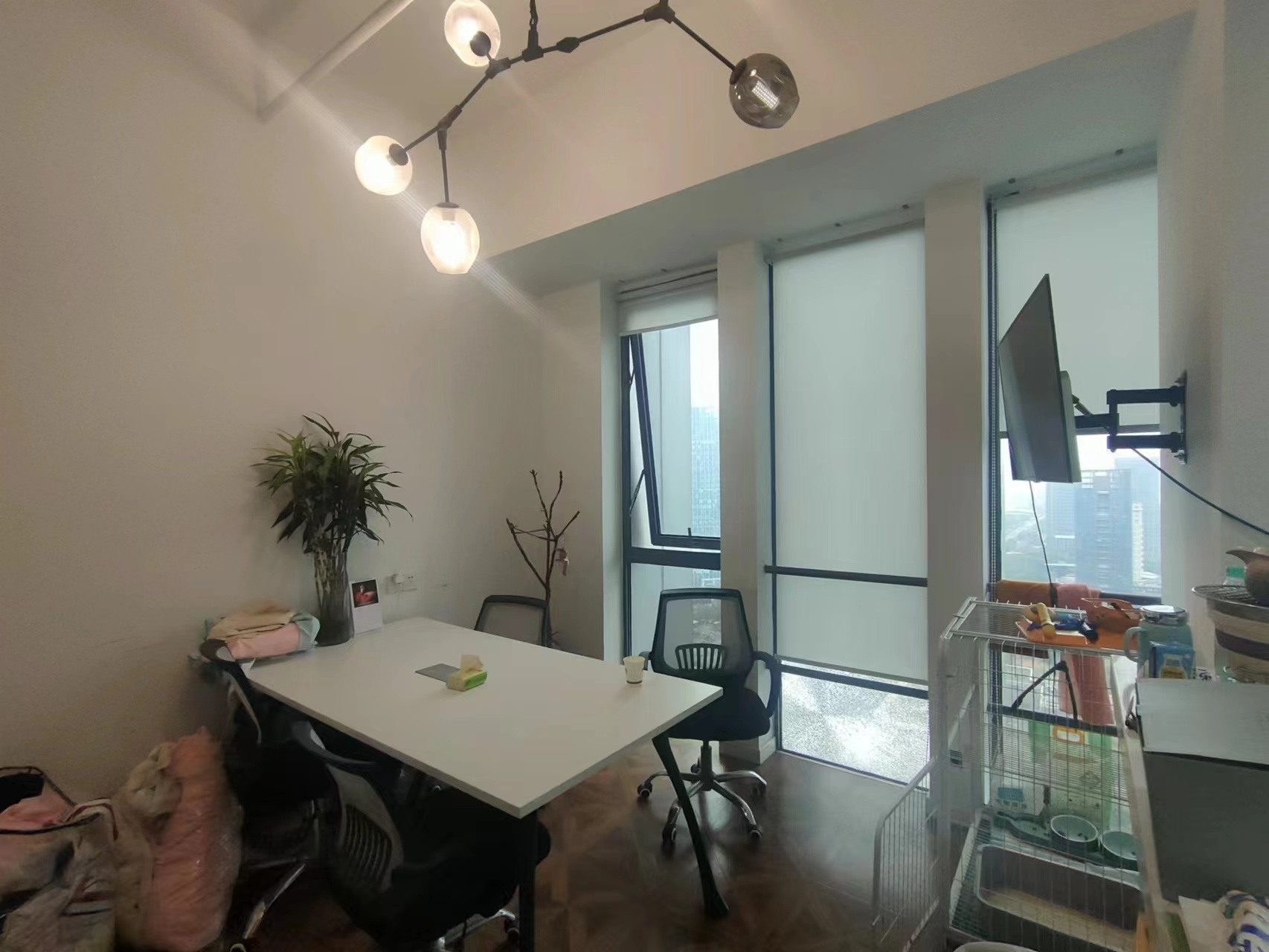 凤凰文化广场 2室2厅1卫 145.14m&sup2;