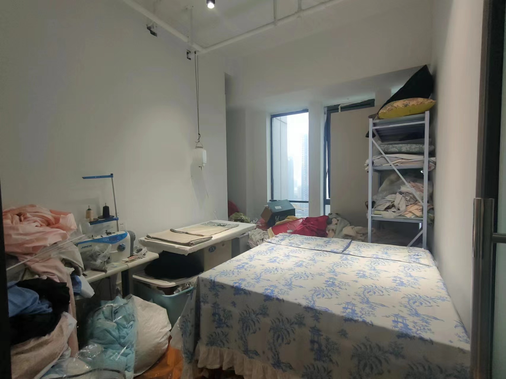 凤凰文化广场 2室2厅1卫 145.14m&sup2;