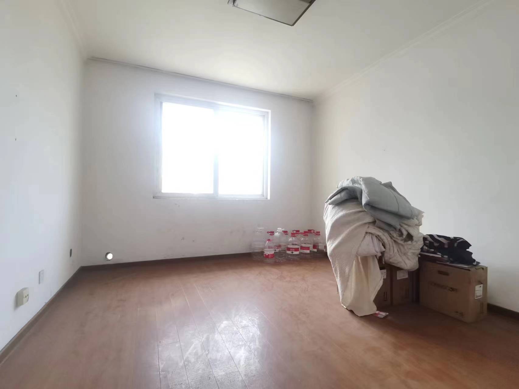 滨河东城 3室2厅1卫 130.00m&sup2;