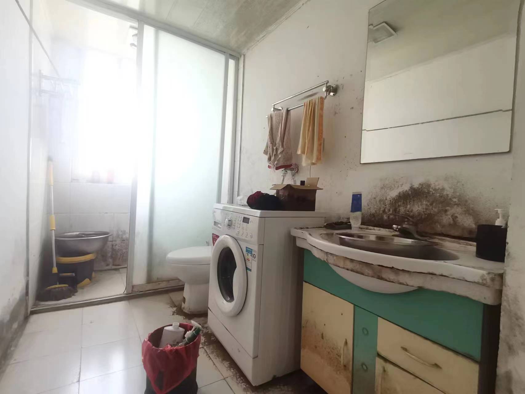 滨河东城 3室2厅1卫 130.00m&sup2;