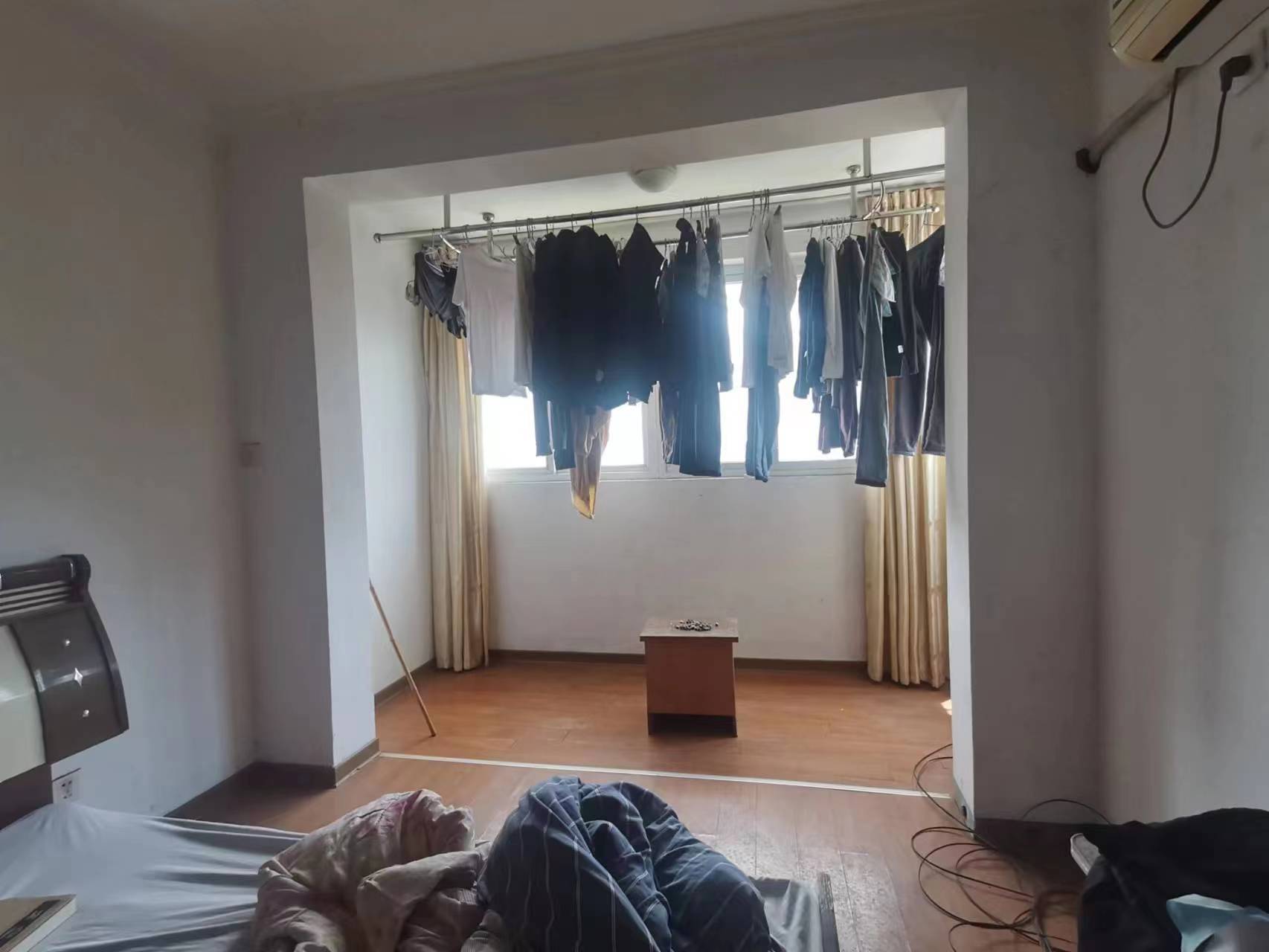 滨河东城 3室2厅1卫 130.00m&sup2;