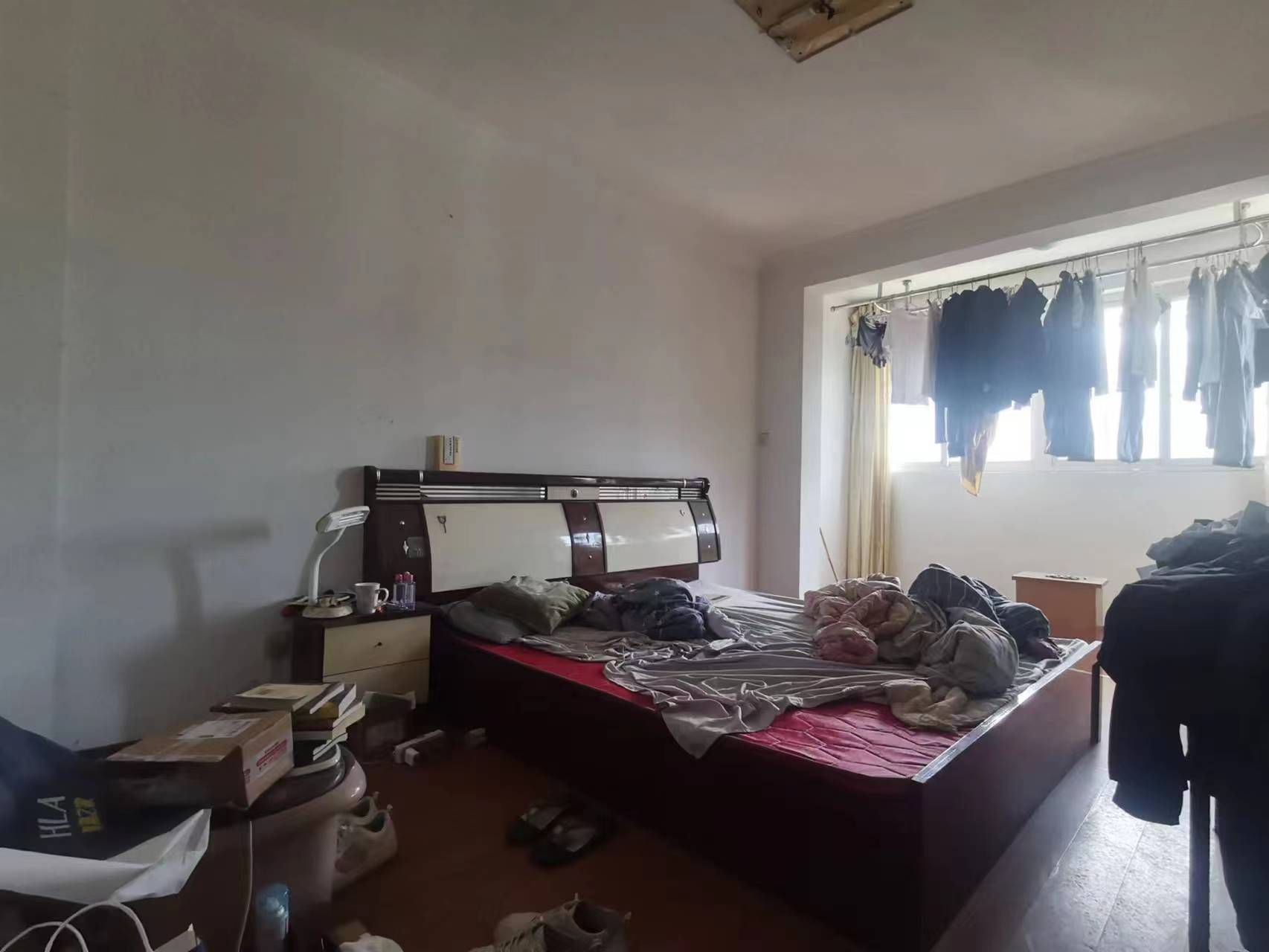滨河东城 3室2厅1卫 130.00m&sup2;