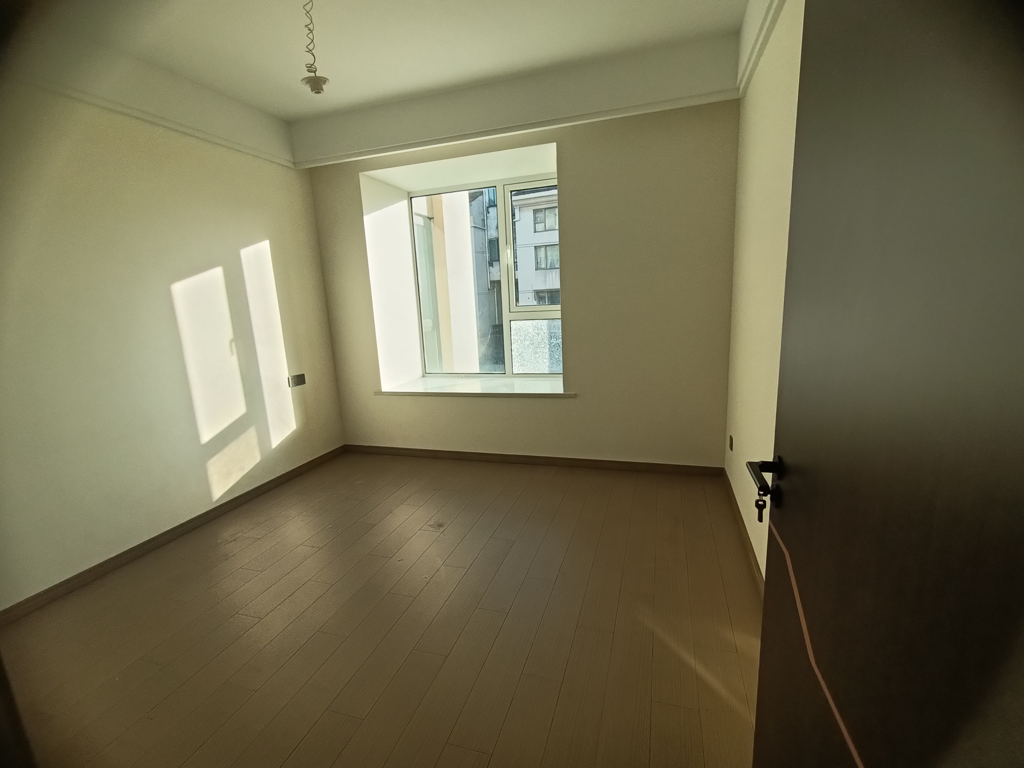 军山花园 4室2厅3卫 210m&sup2;
