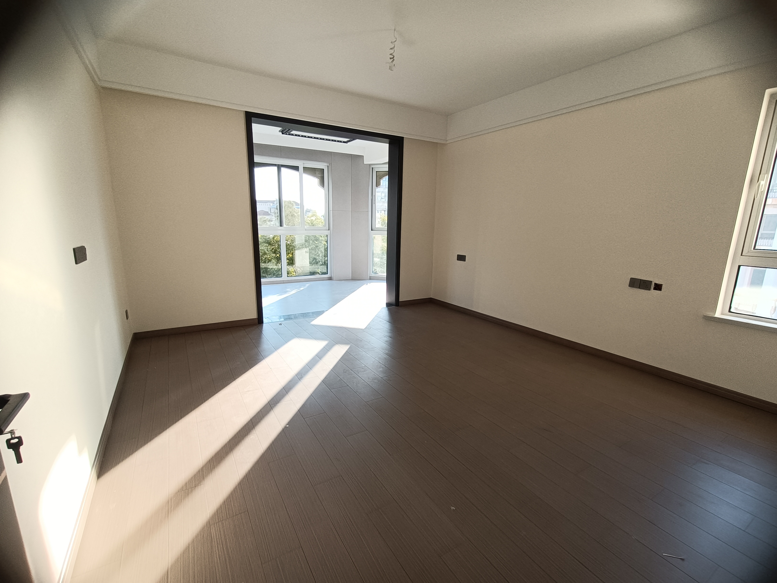 军山花园 4室2厅3卫 210m&sup2;