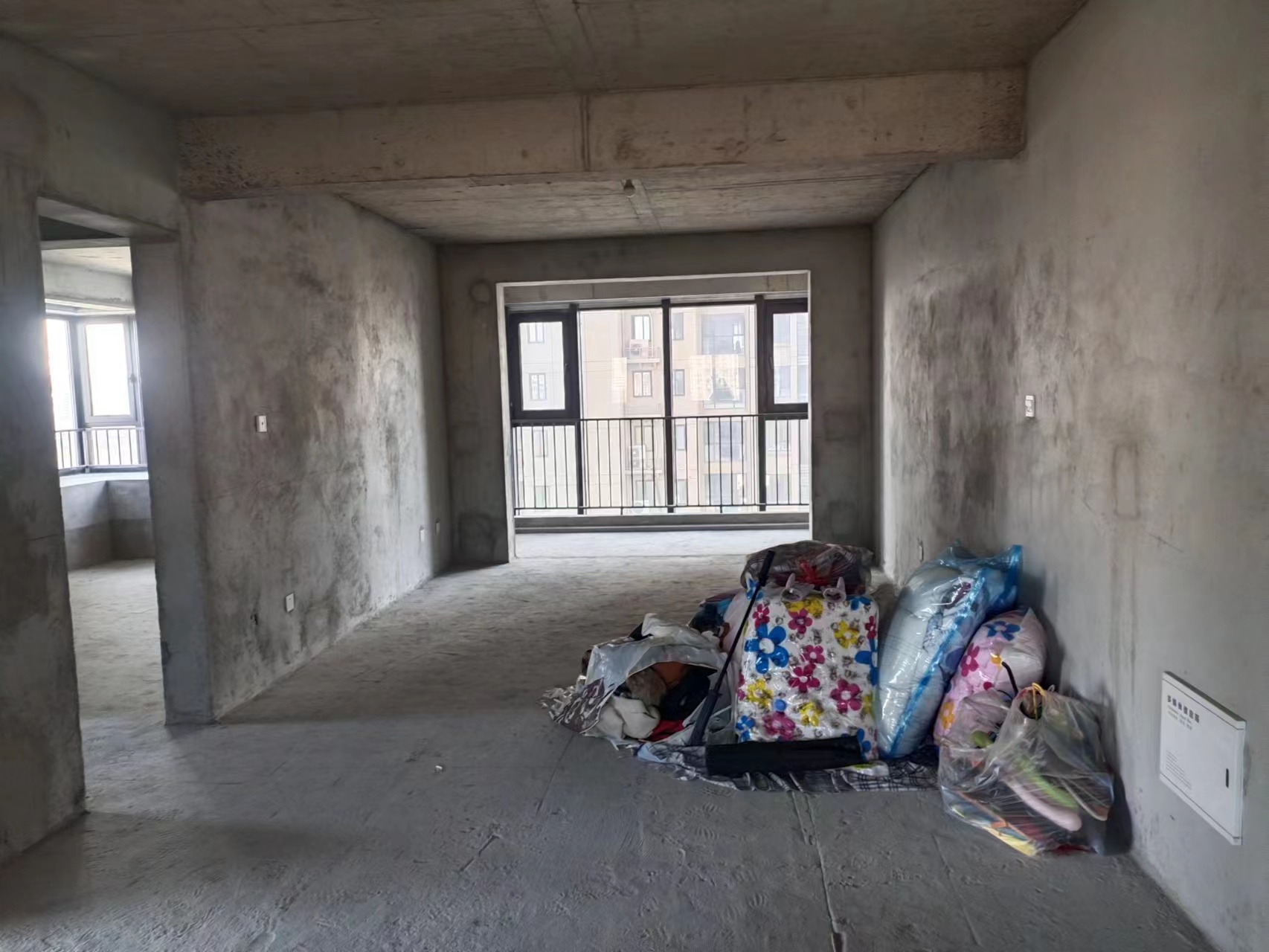南山湖一号 3室2厅2卫 128m²