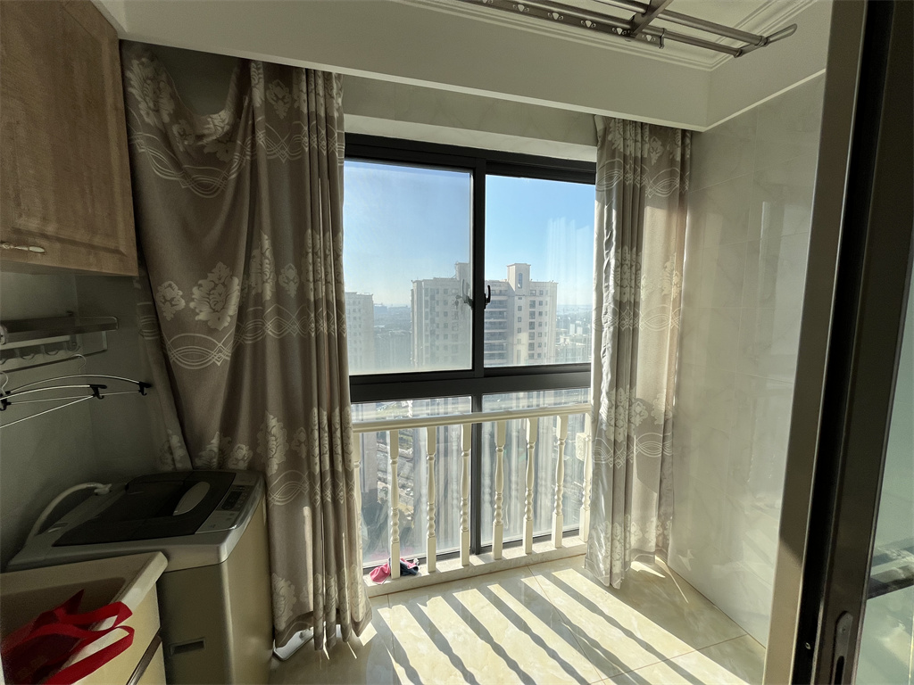 万达华府 4室2厅2卫 141m&sup2;