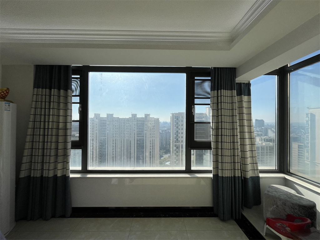 万达华府 4室2厅2卫 141m&sup2;