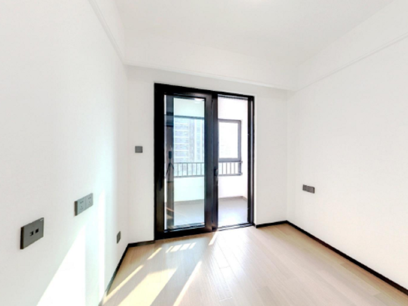 滨江道静园 3室2厅1卫 99m&sup2;