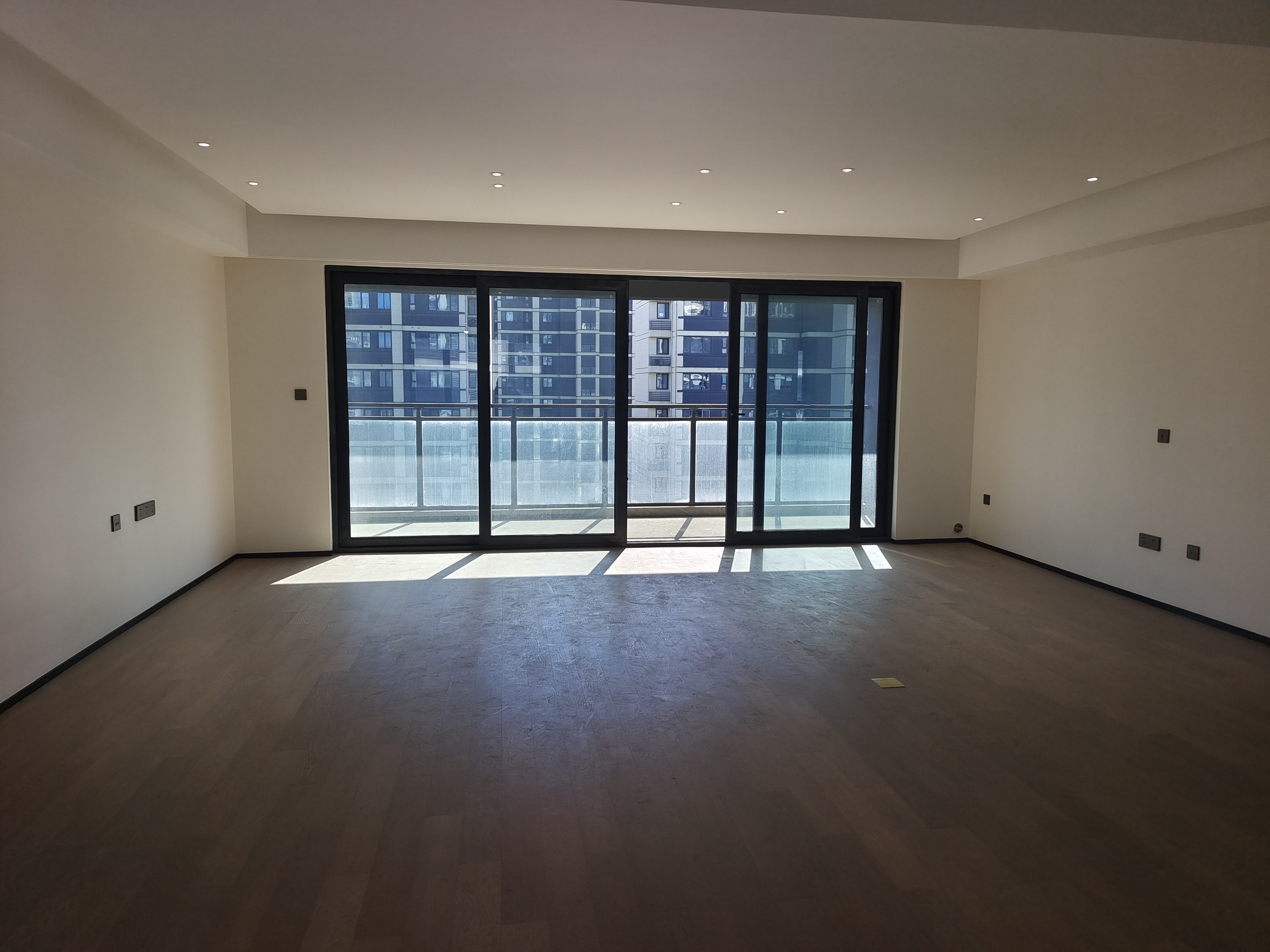 万科翡翠东第 4室2厅2卫 170.54m²