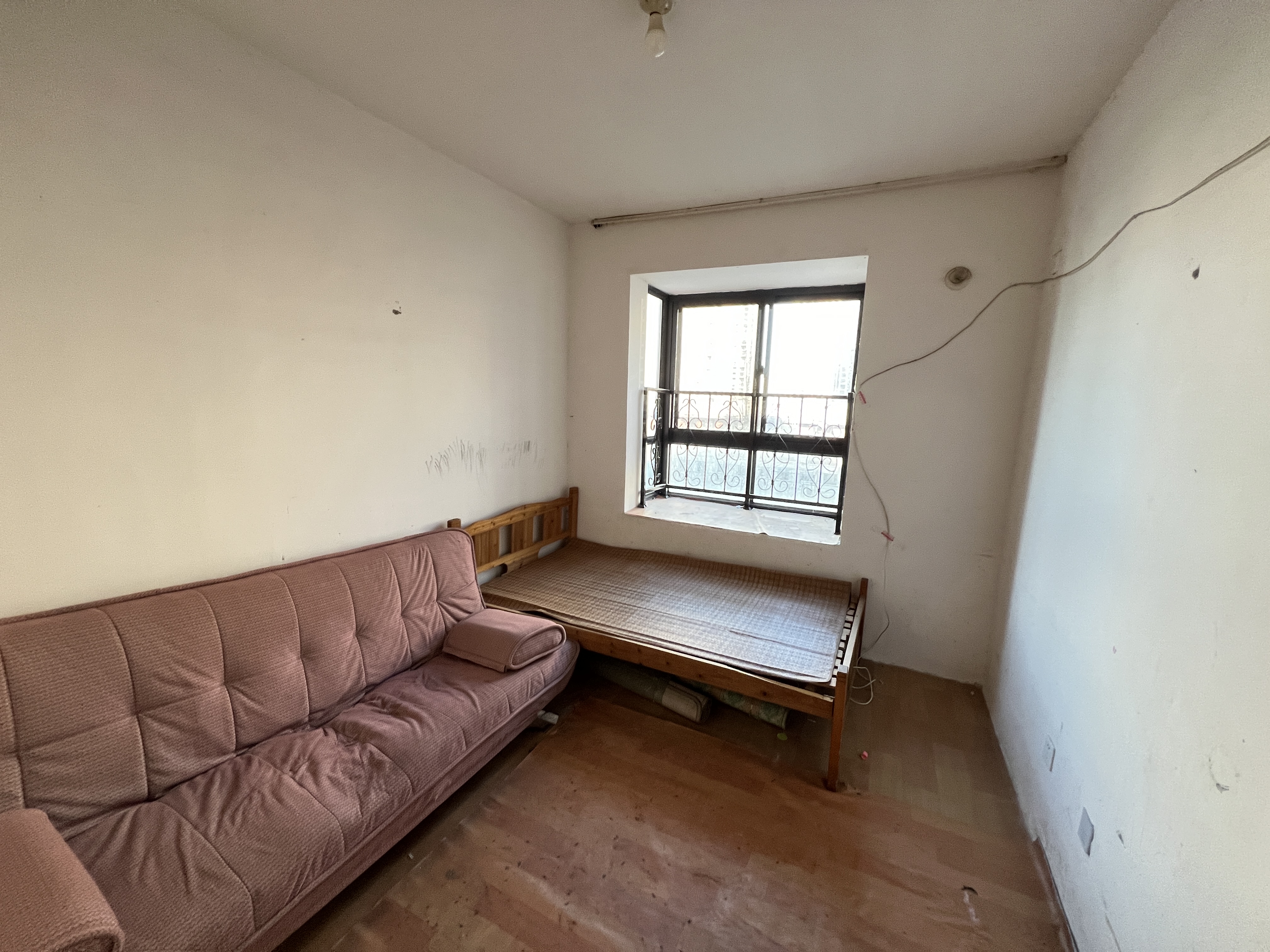 炜赋花苑 2室1厅1卫 91m&sup2;
