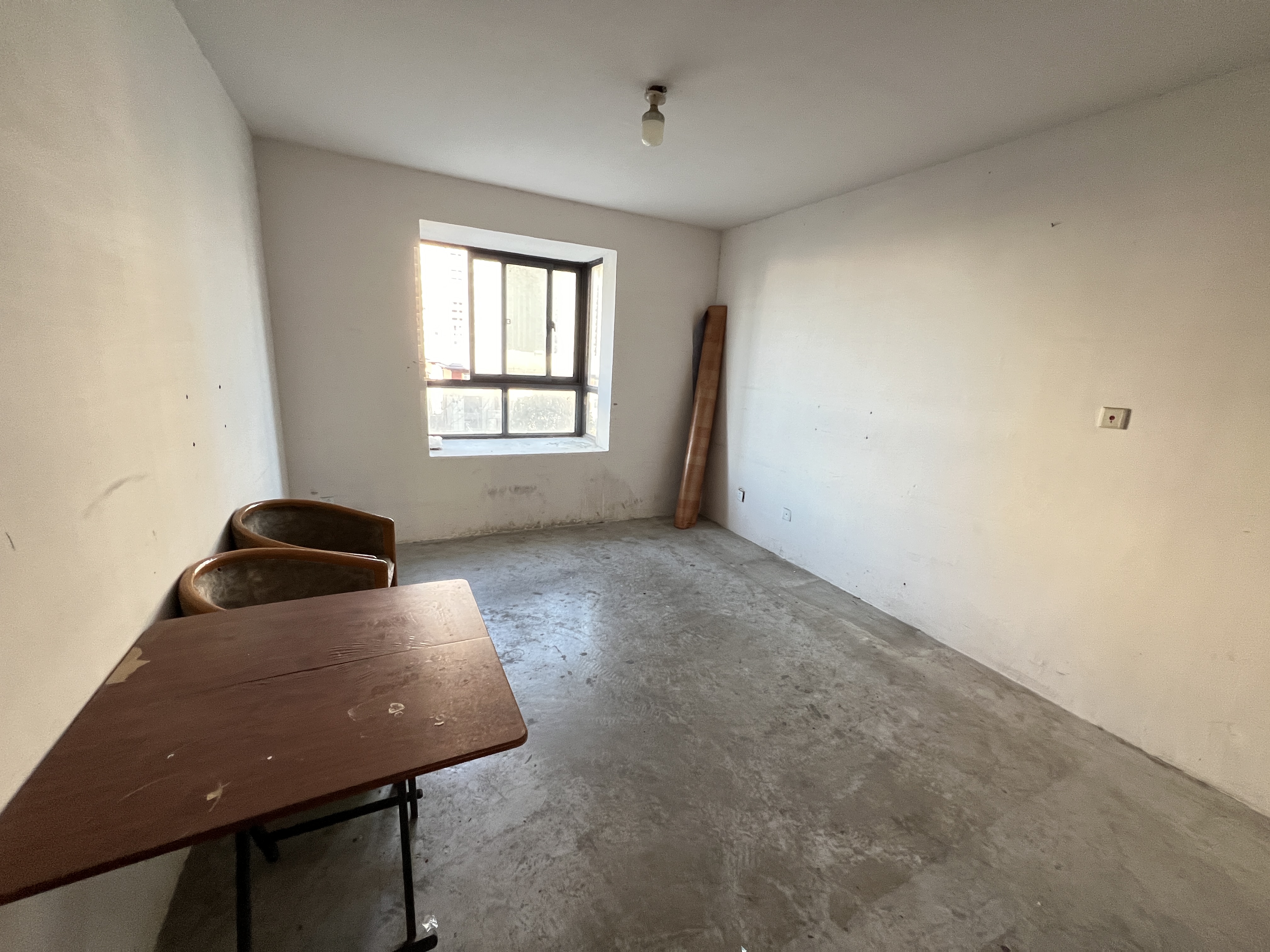 炜赋花苑 2室1厅1卫 91m&sup2;