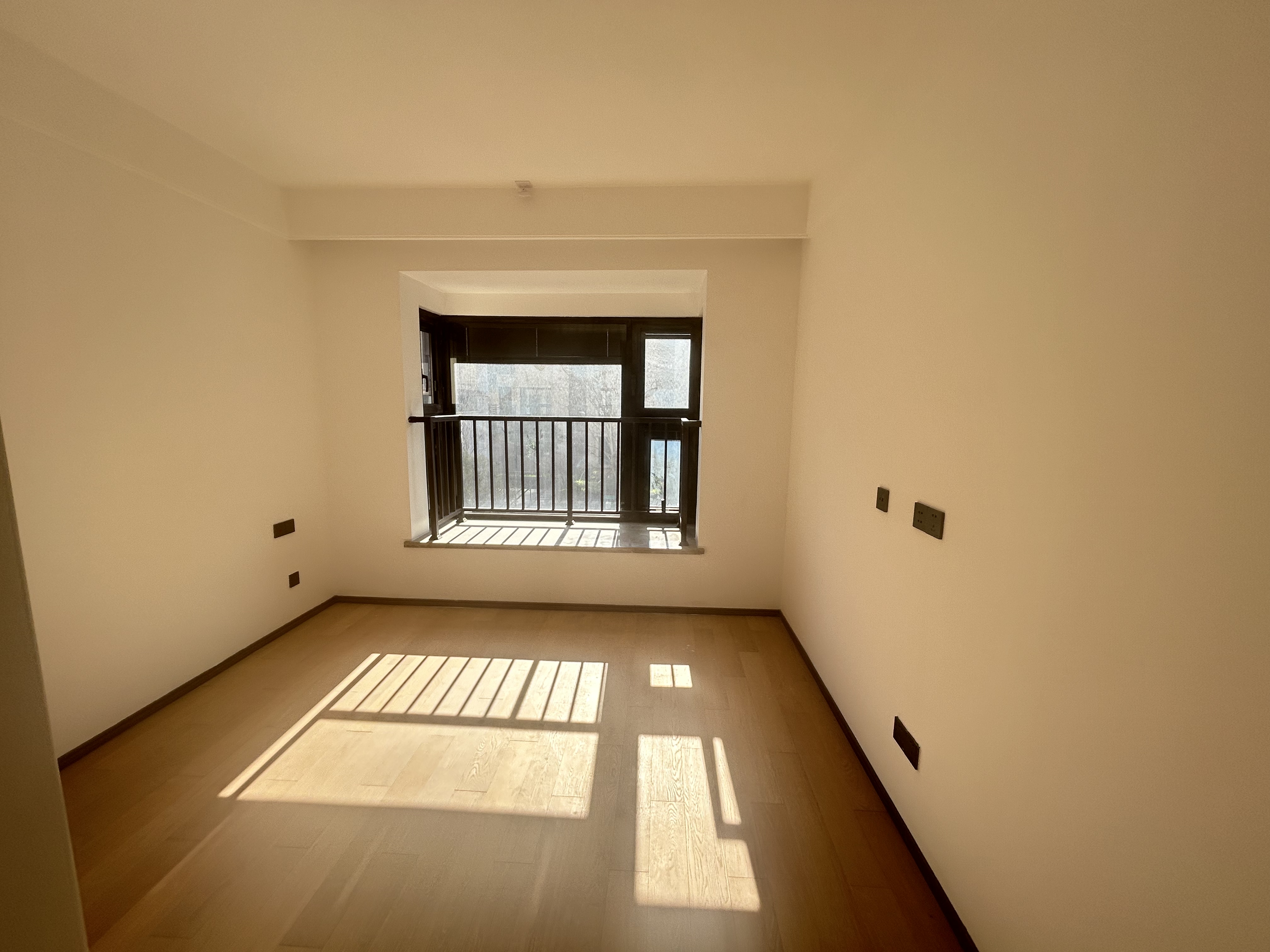 春风南岸西园 4室2厅3卫 167m&sup2;