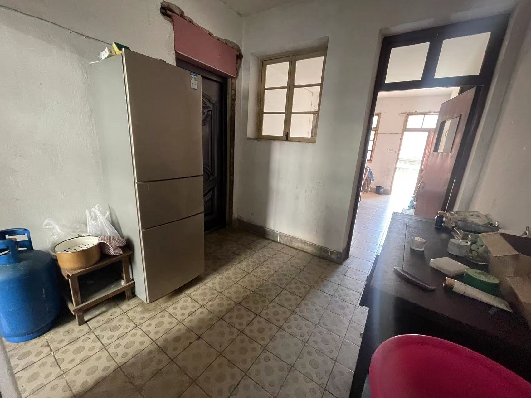 南山新村 3室2厅1卫 101m&sup2;