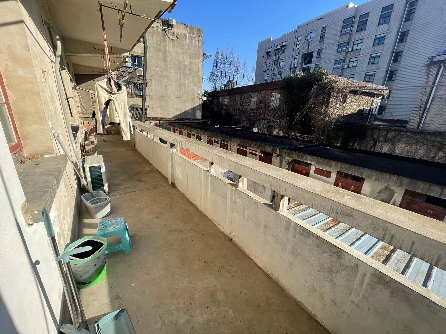 南山新村 3室2厅1卫 101m&sup2;