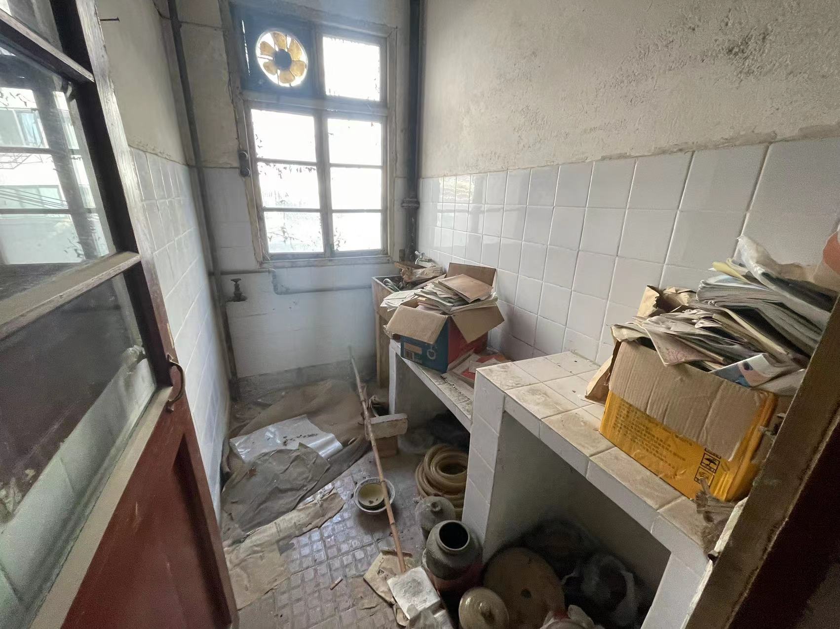 南山新村 3室2厅1卫 101m&sup2;