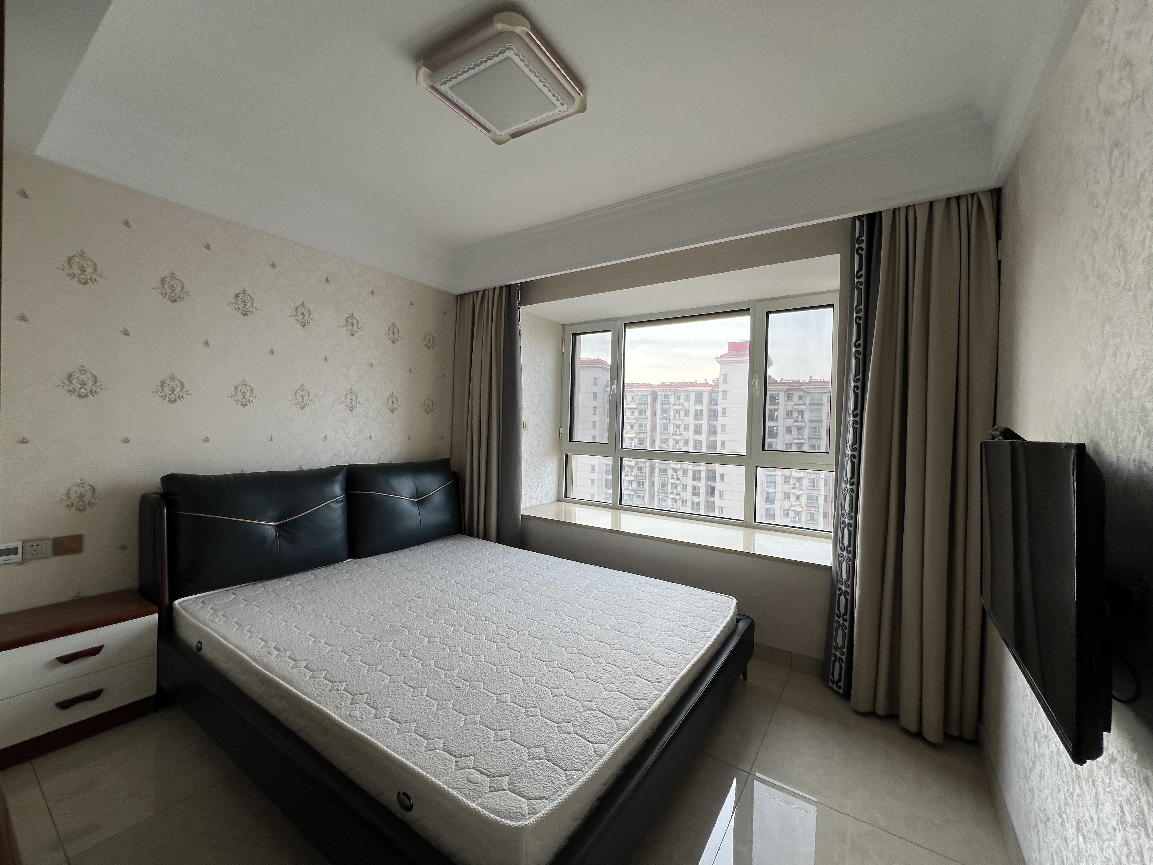中南世纪花城三期 4室2厅2卫 140m&sup2;
