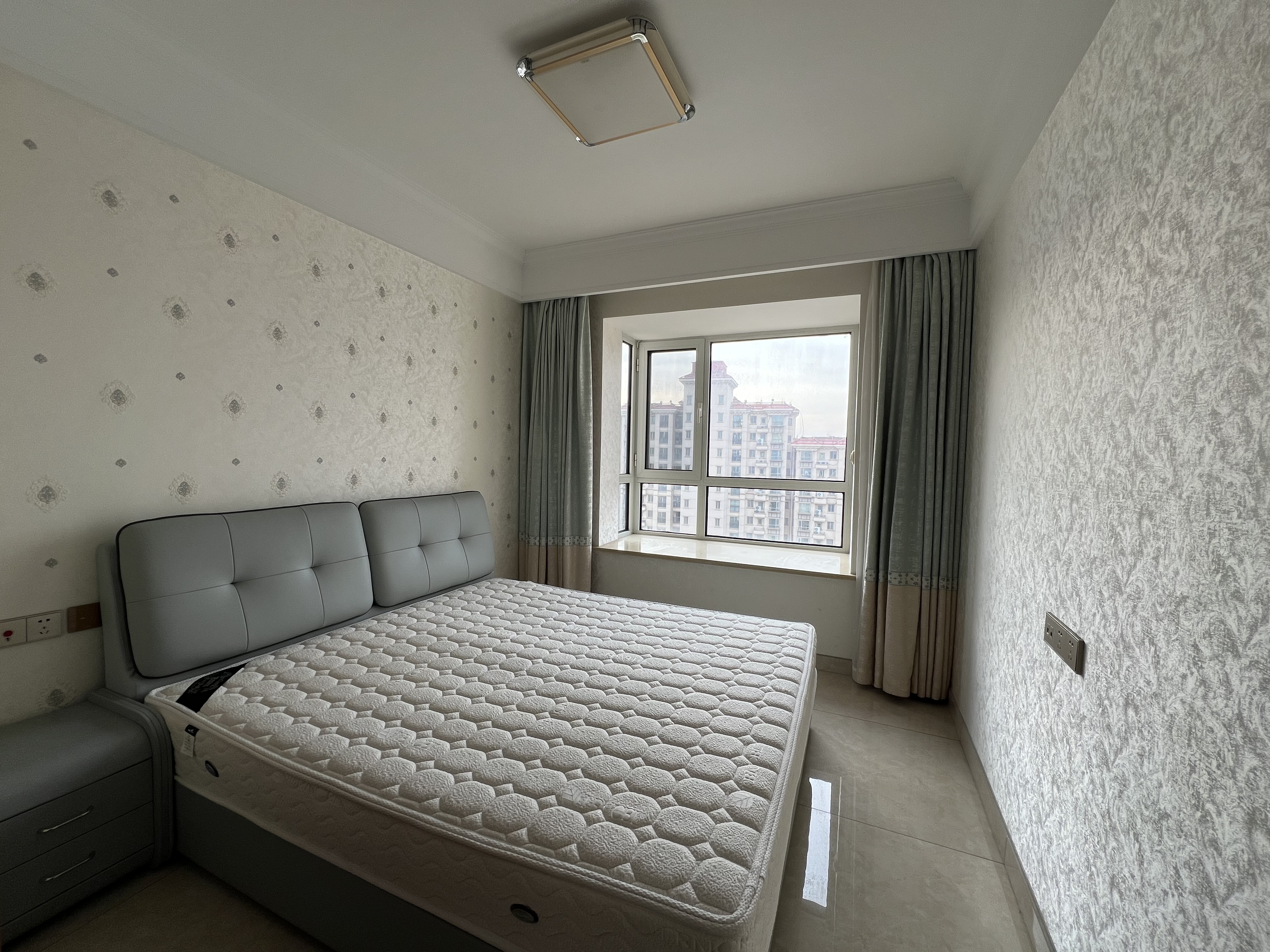 中南世纪花城三期 4室2厅2卫 140m&sup2;
