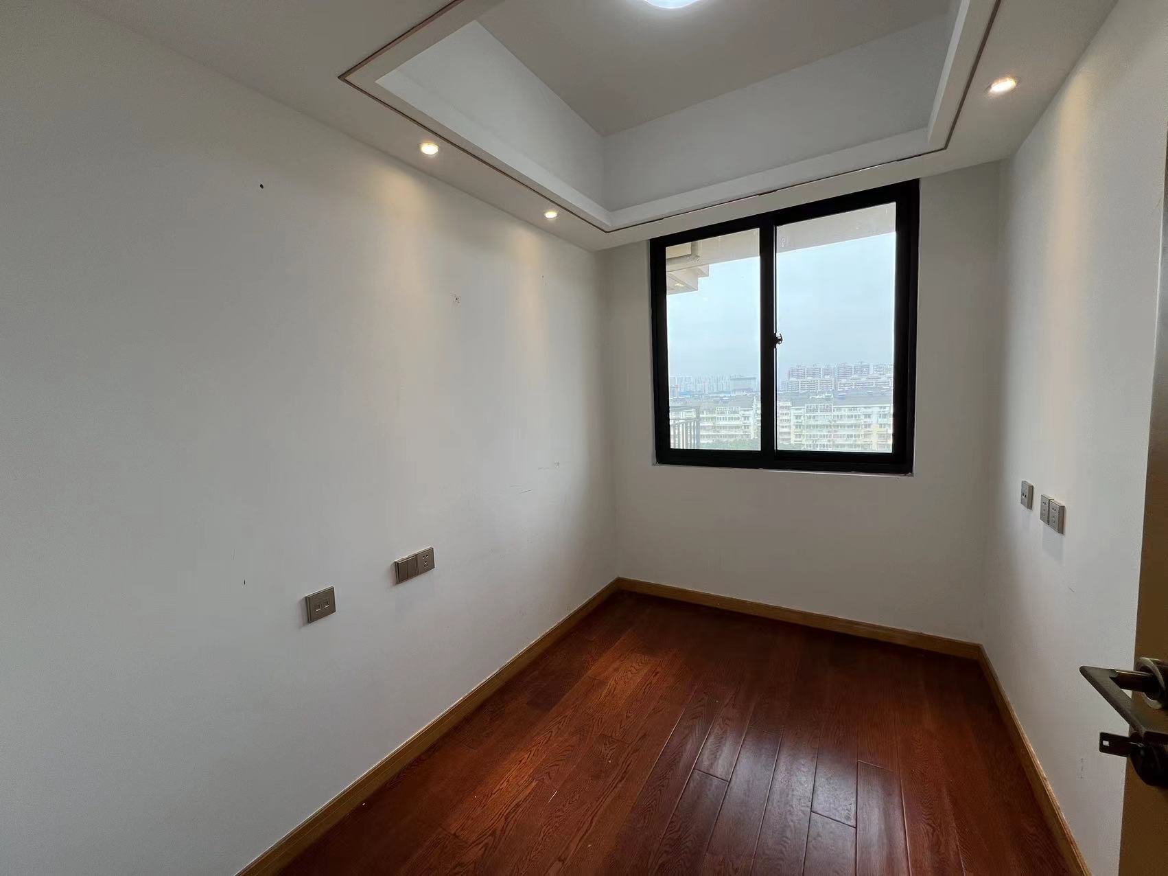 中南世纪花城三期 4室2厅2卫 139m&sup2;