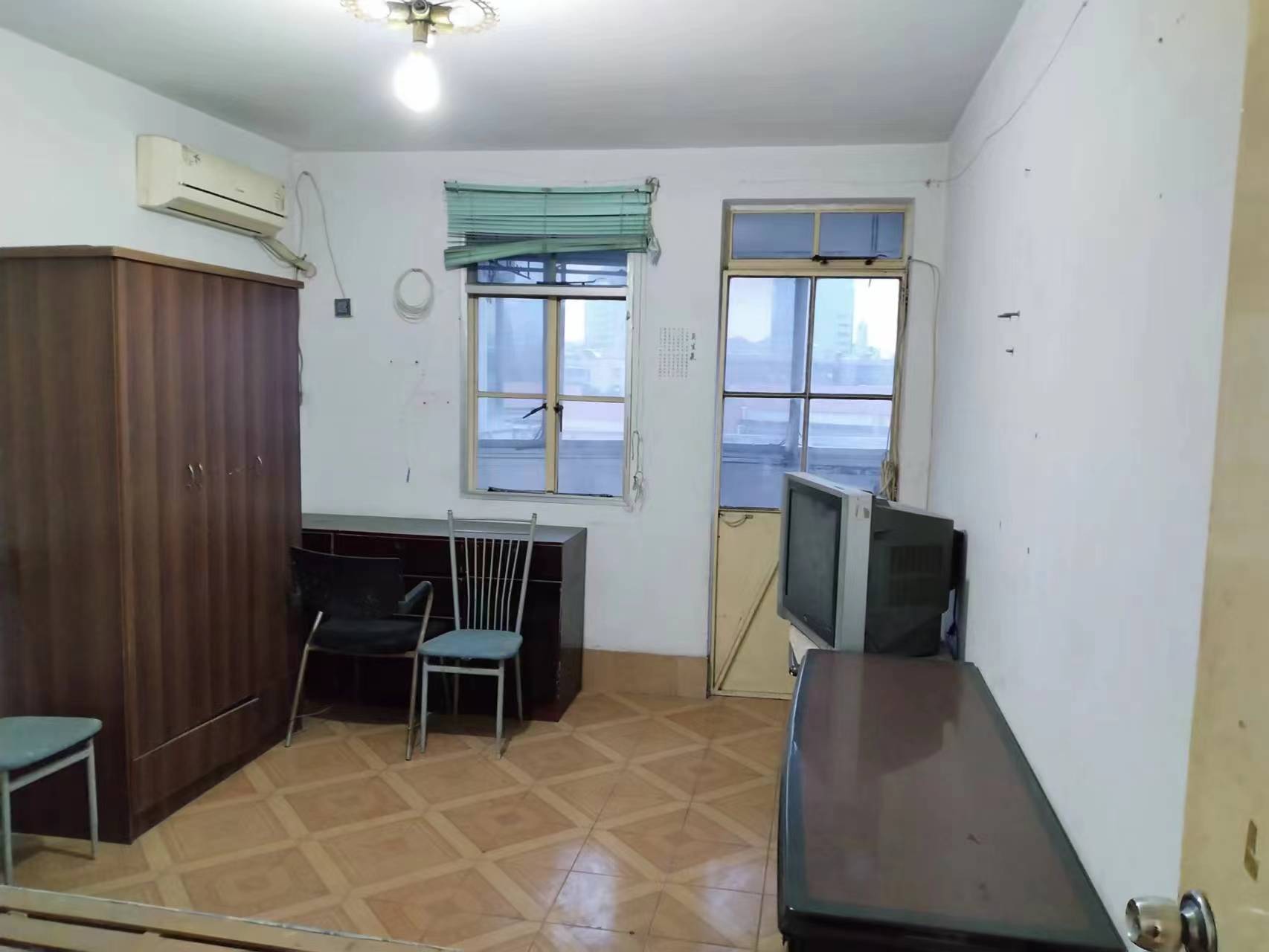 起凤园 2室1厅1卫 63.67m&sup2;