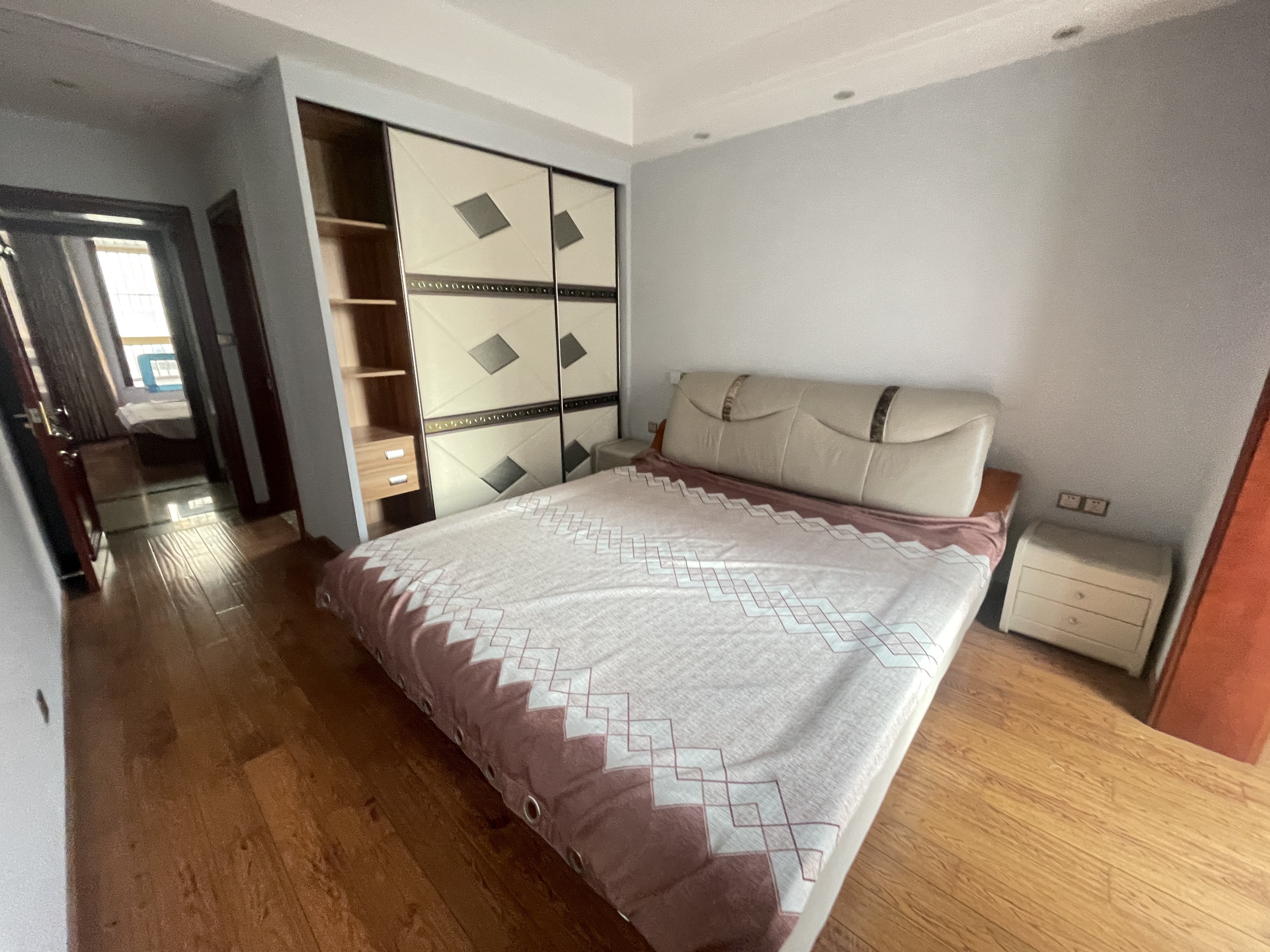 恒盛豪庭 3室2厅2卫 133m&sup2;