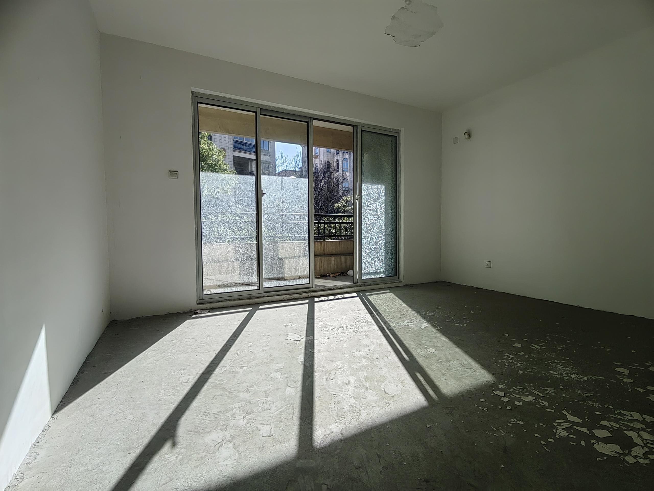 军山花园 5室2厅3卫 212m&sup2;