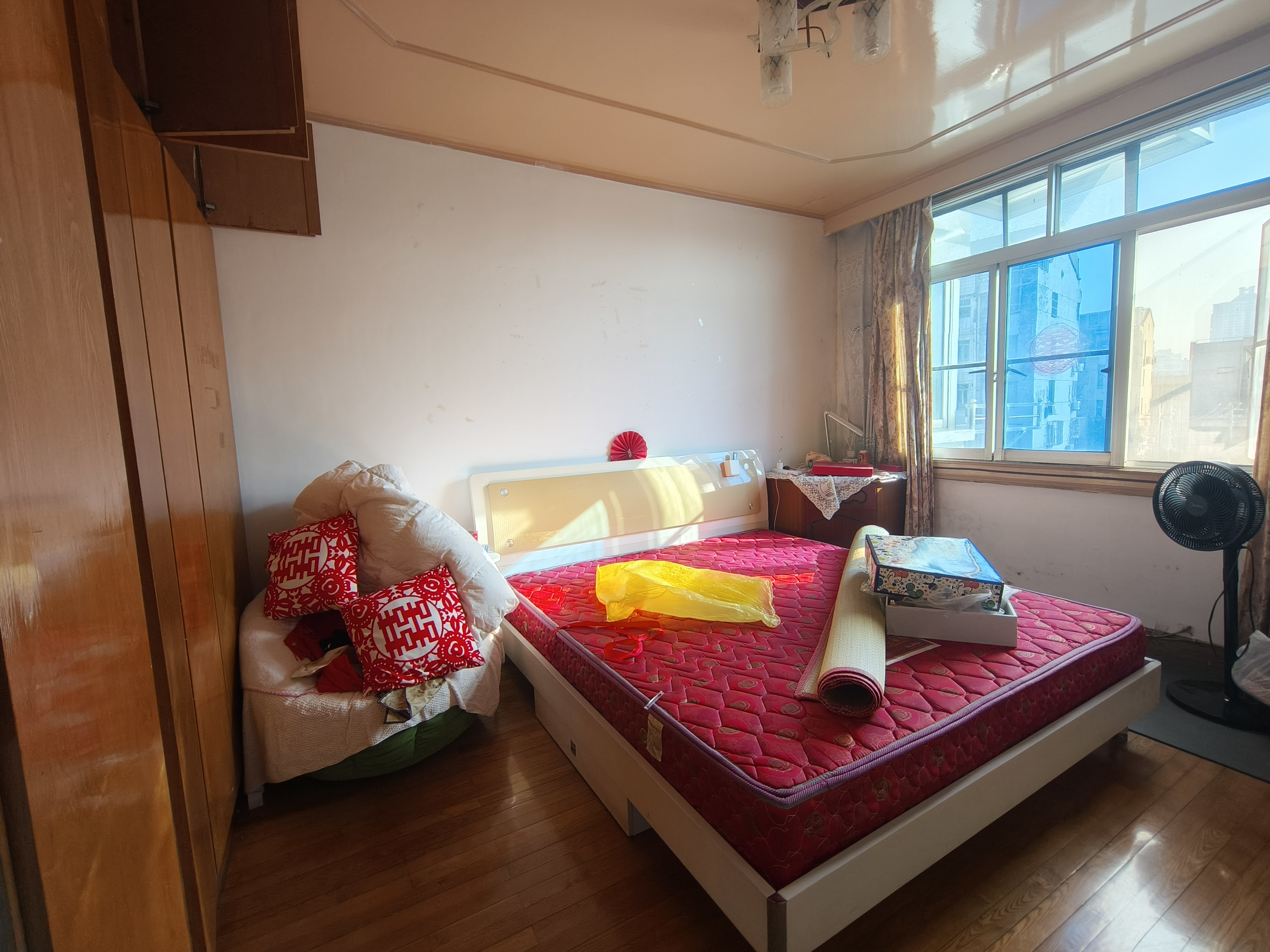 濠东路51号小区 3室2厅1卫 90m&sup2;