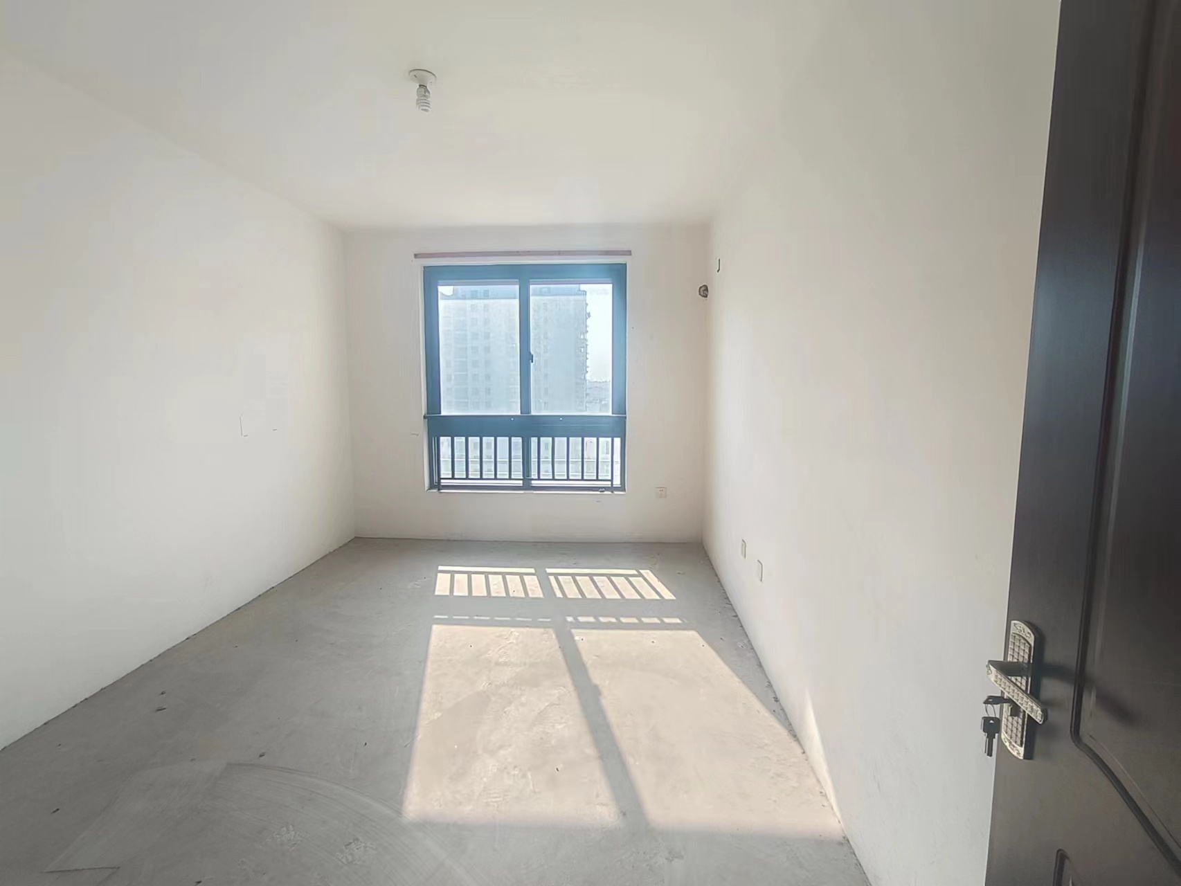 高迪晶城 3室2厅1卫 157m&sup2;
