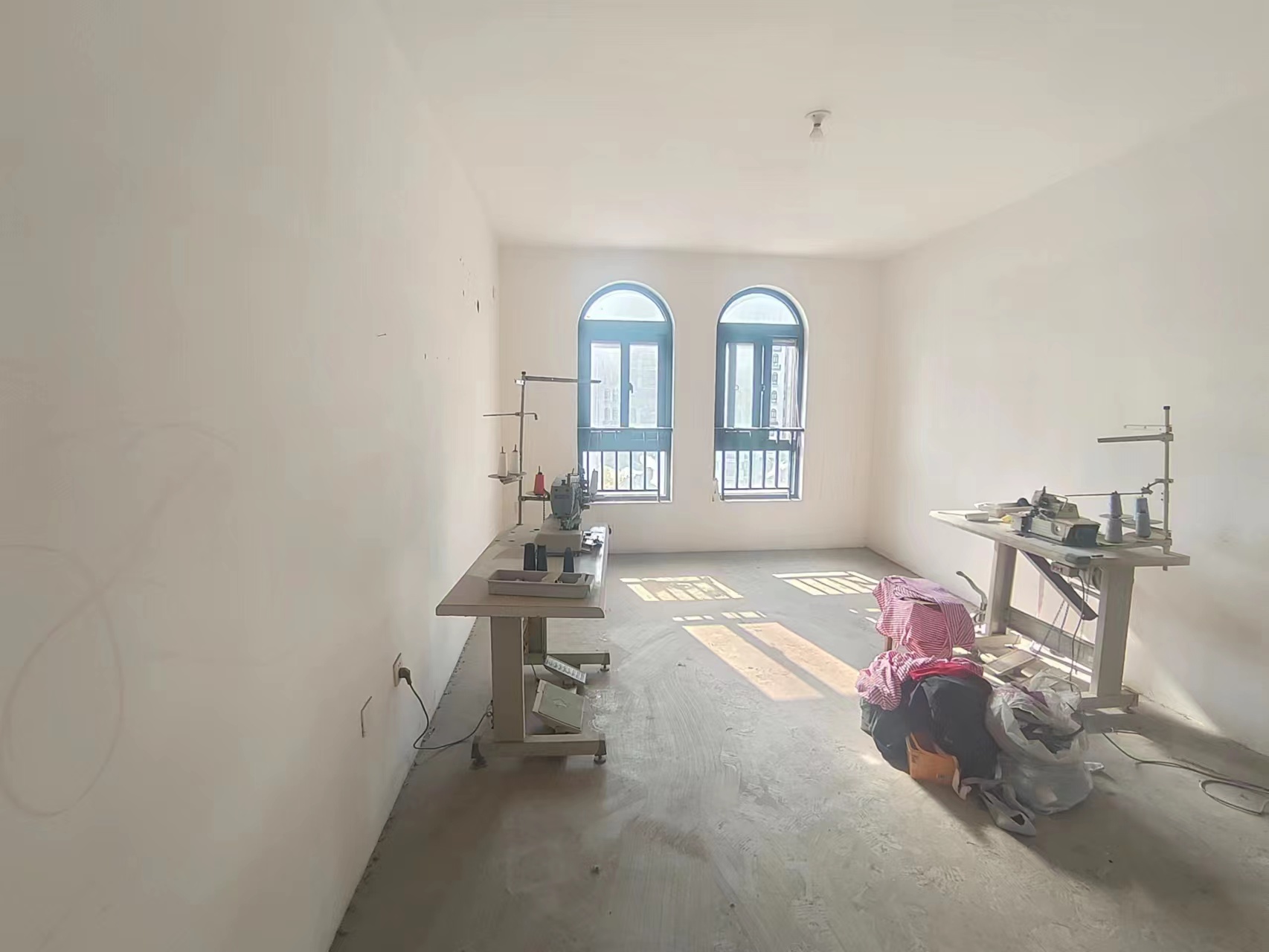 高迪晶城 3室2厅1卫 157m&sup2;