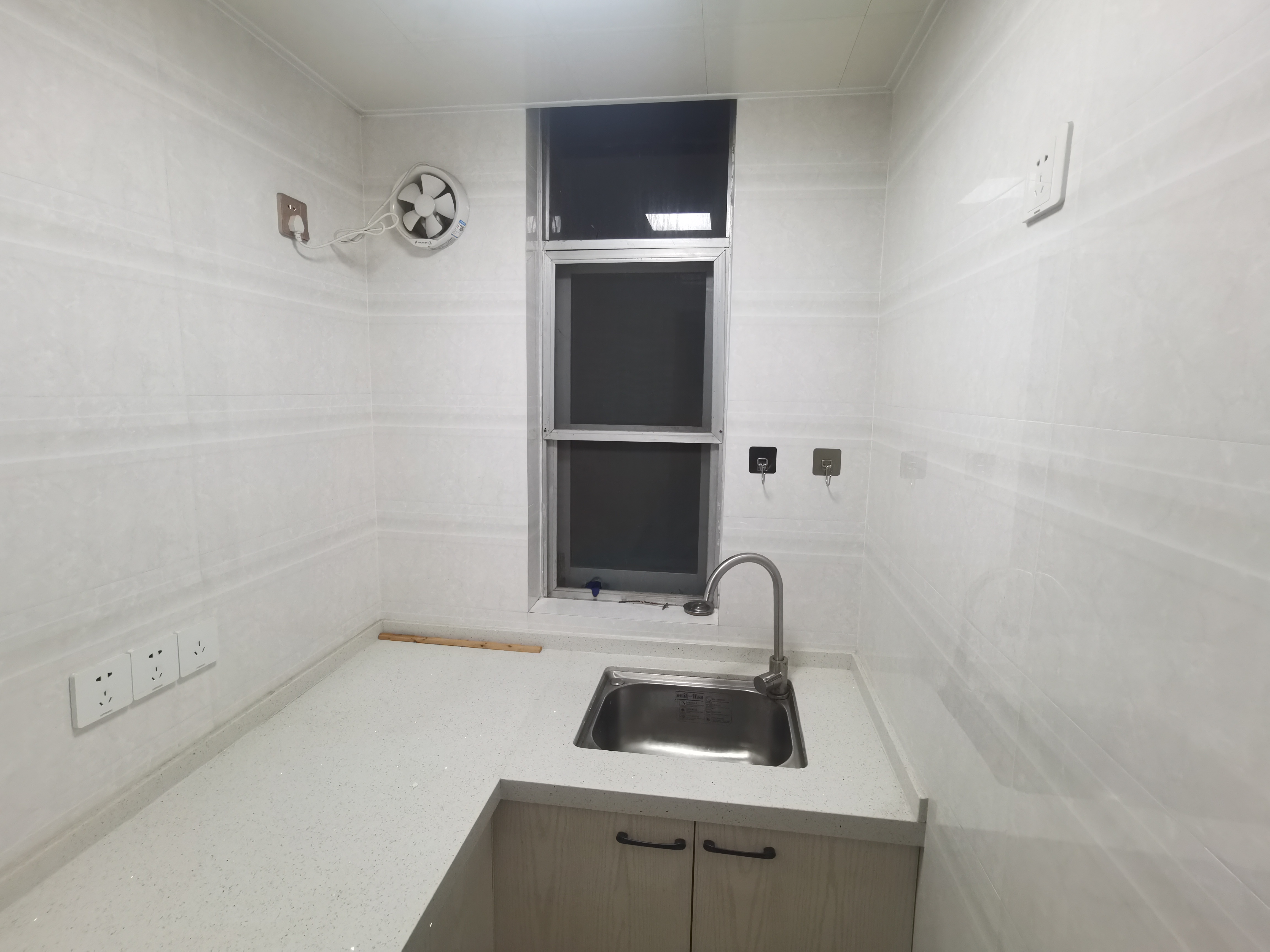 光明东村二期 2室1厅1卫 65m&sup2;