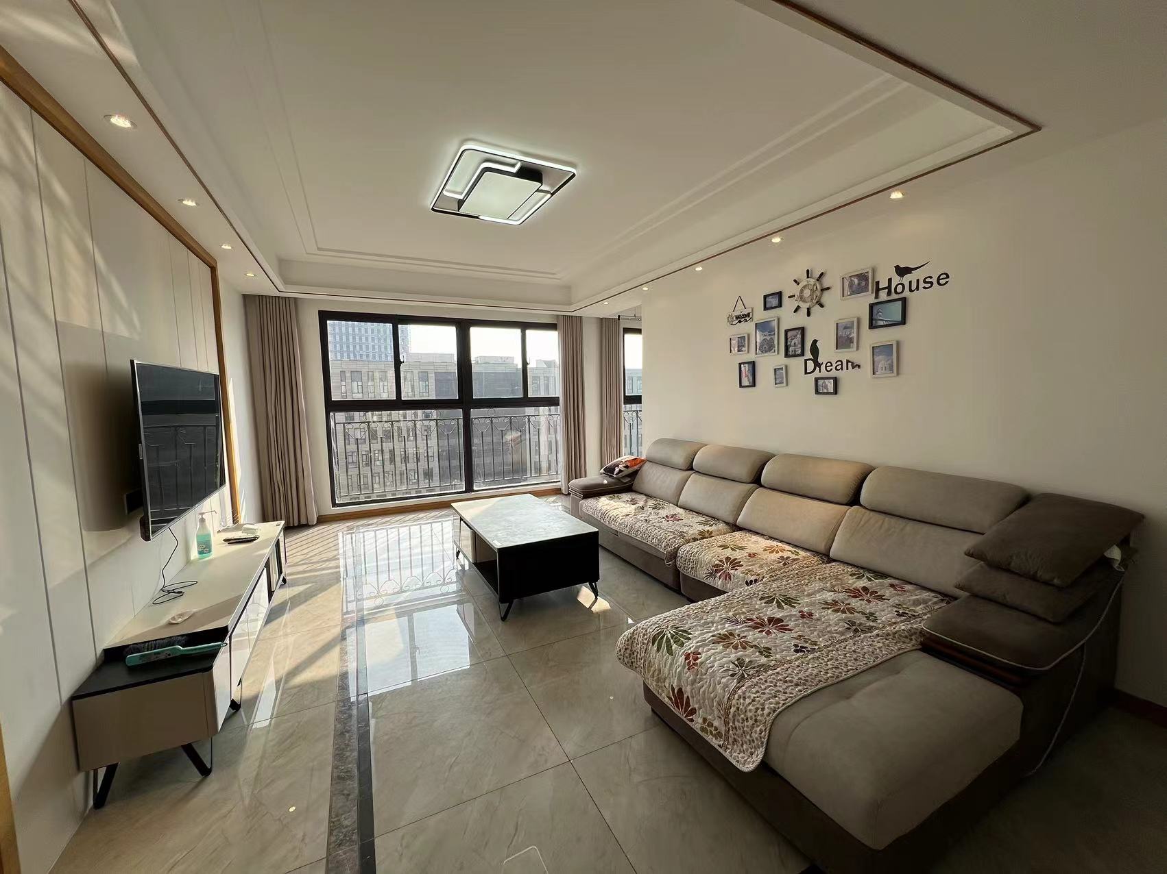 中南世纪花城三期 4室2厅2卫 145m&sup2;