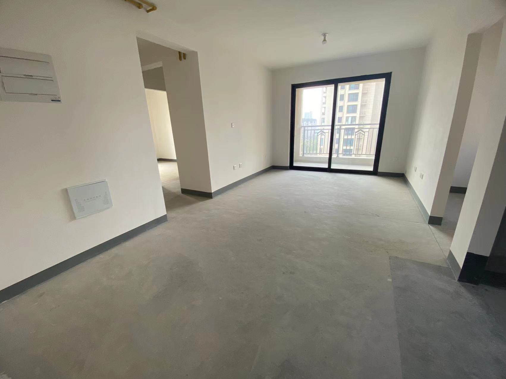 招商新城雍景湾 3室2厅1卫 93m²