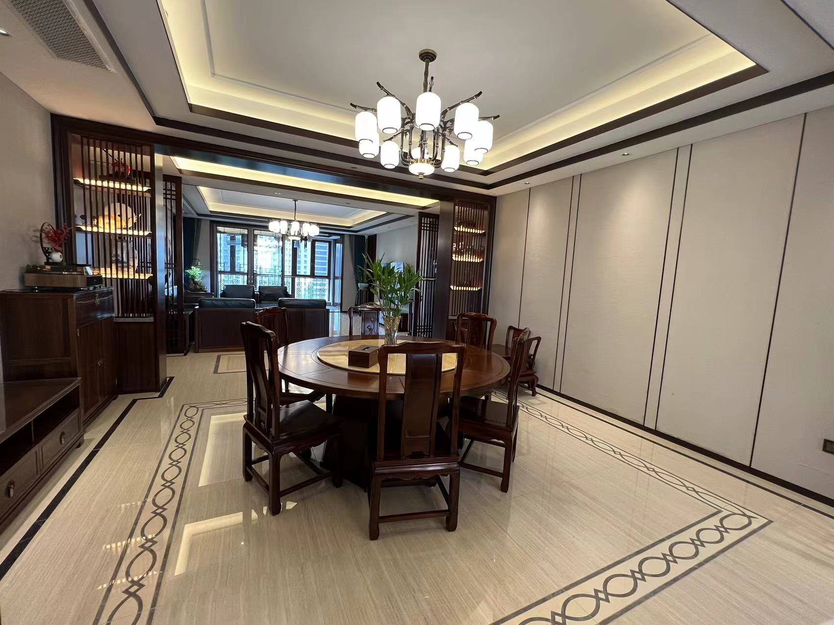 中南世纪花城三期 5室2厅5卫 330m&sup2;