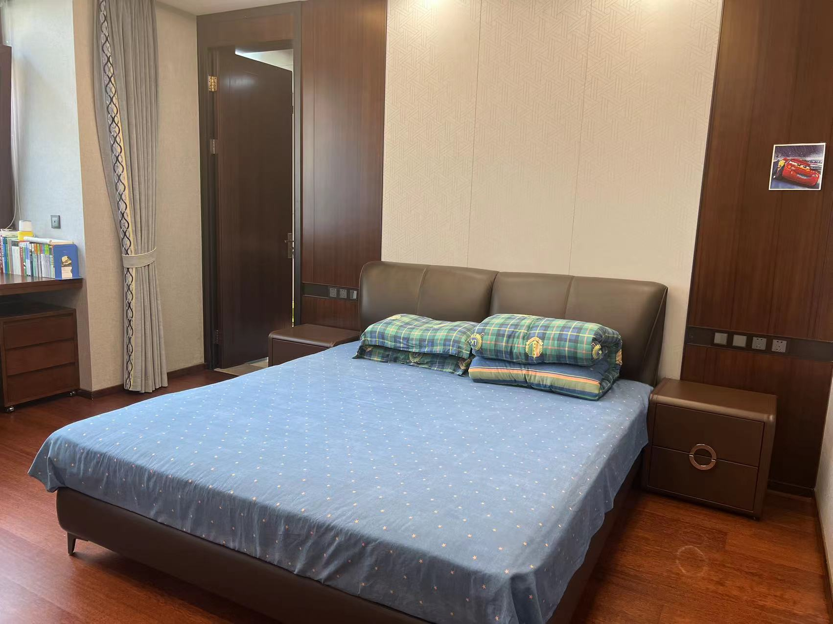 中南世纪花城三期 5室2厅5卫 330m&sup2;