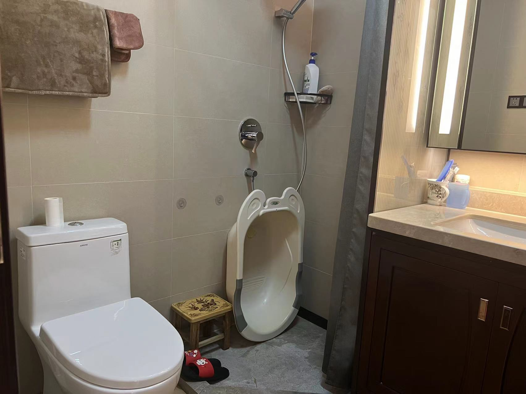 中南世纪花城三期 5室2厅5卫 330m&sup2;