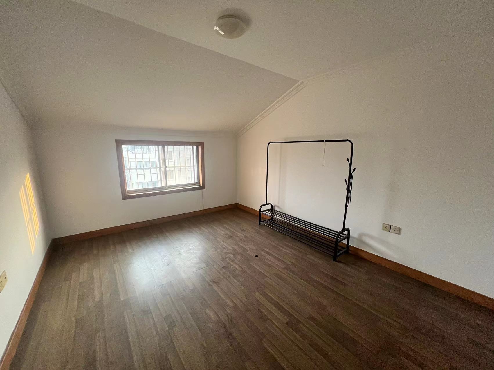 百花军宅苑 4室2厅2卫 98.00m&sup2;