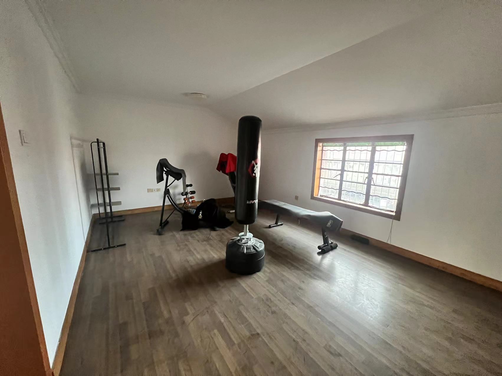 百花军宅苑 4室2厅2卫 98.00m&sup2;