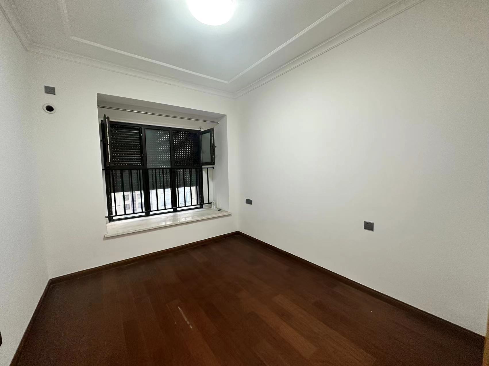 富力院士廷 3室2厅2卫 110m&sup2;
