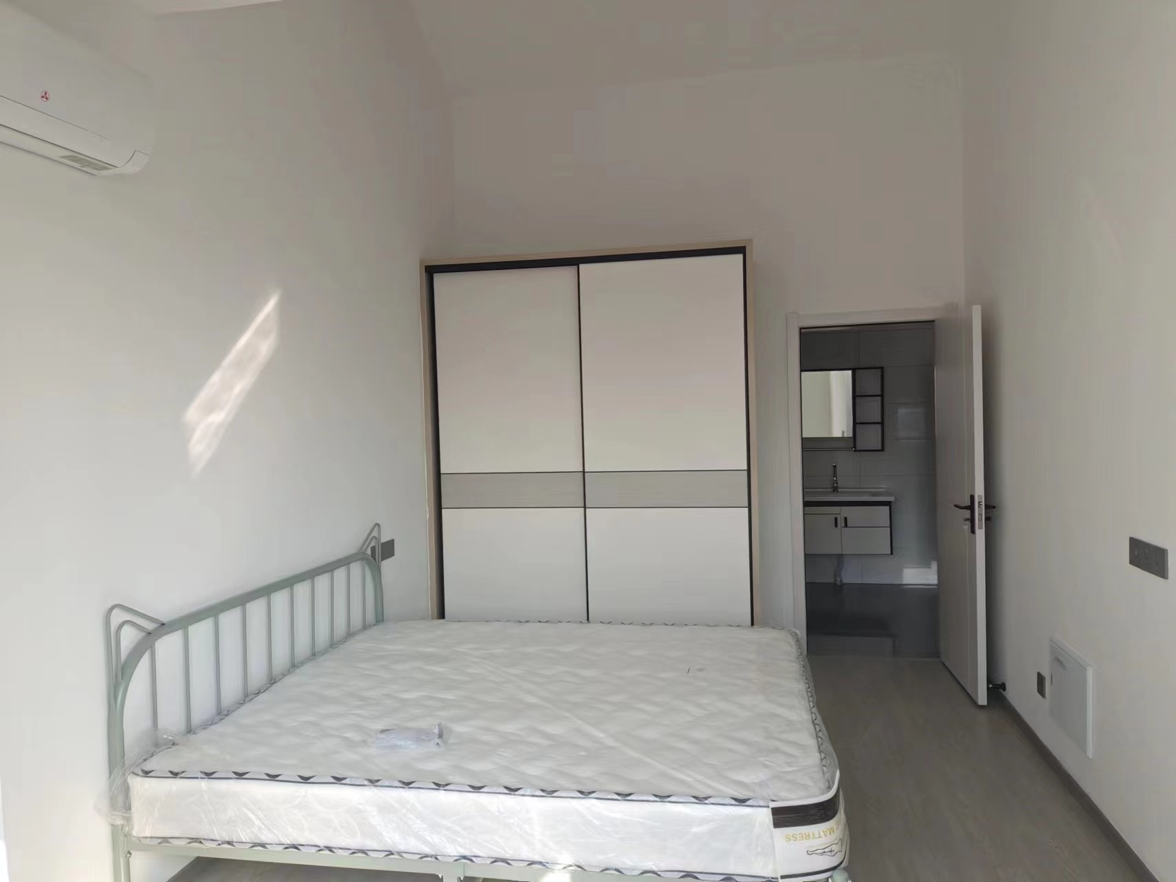 天香苑 1室1厅1卫 70m&sup2;