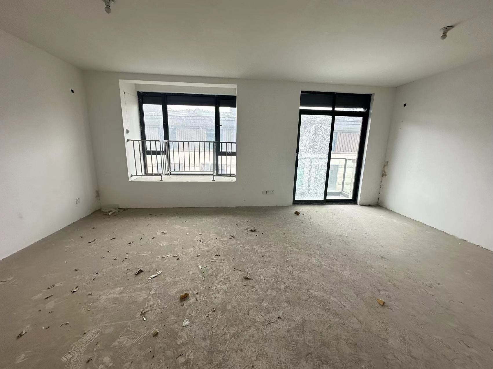 远创紫樾台 5室2厅3卫 189m²
