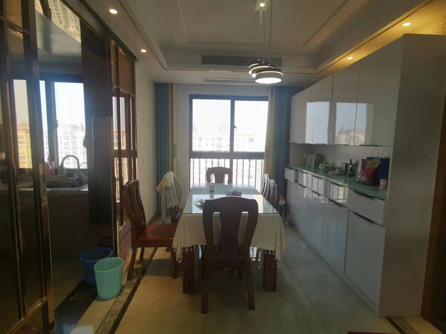 中南世纪花城三期 3室2厅2卫 124.6m²