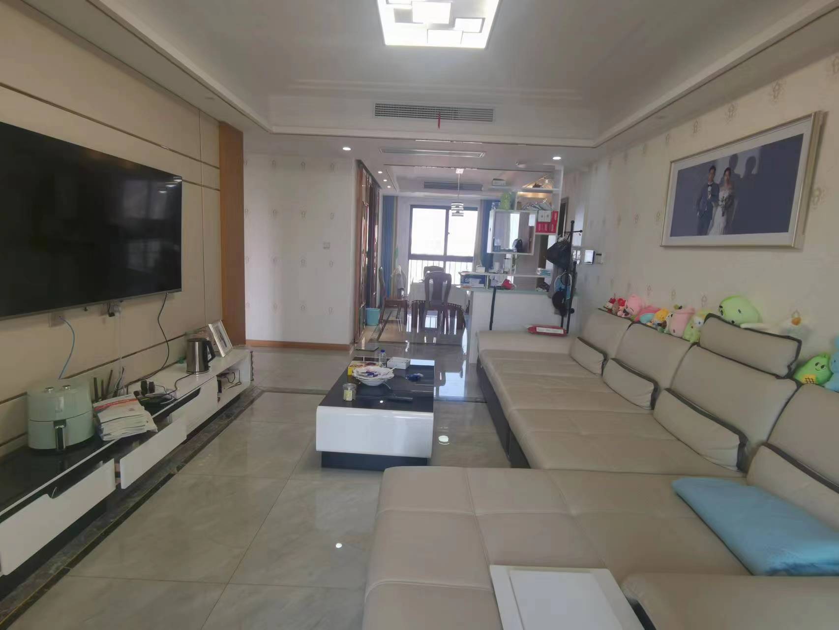 中南世纪花城三期 3室2厅2卫 124.6m&sup2;