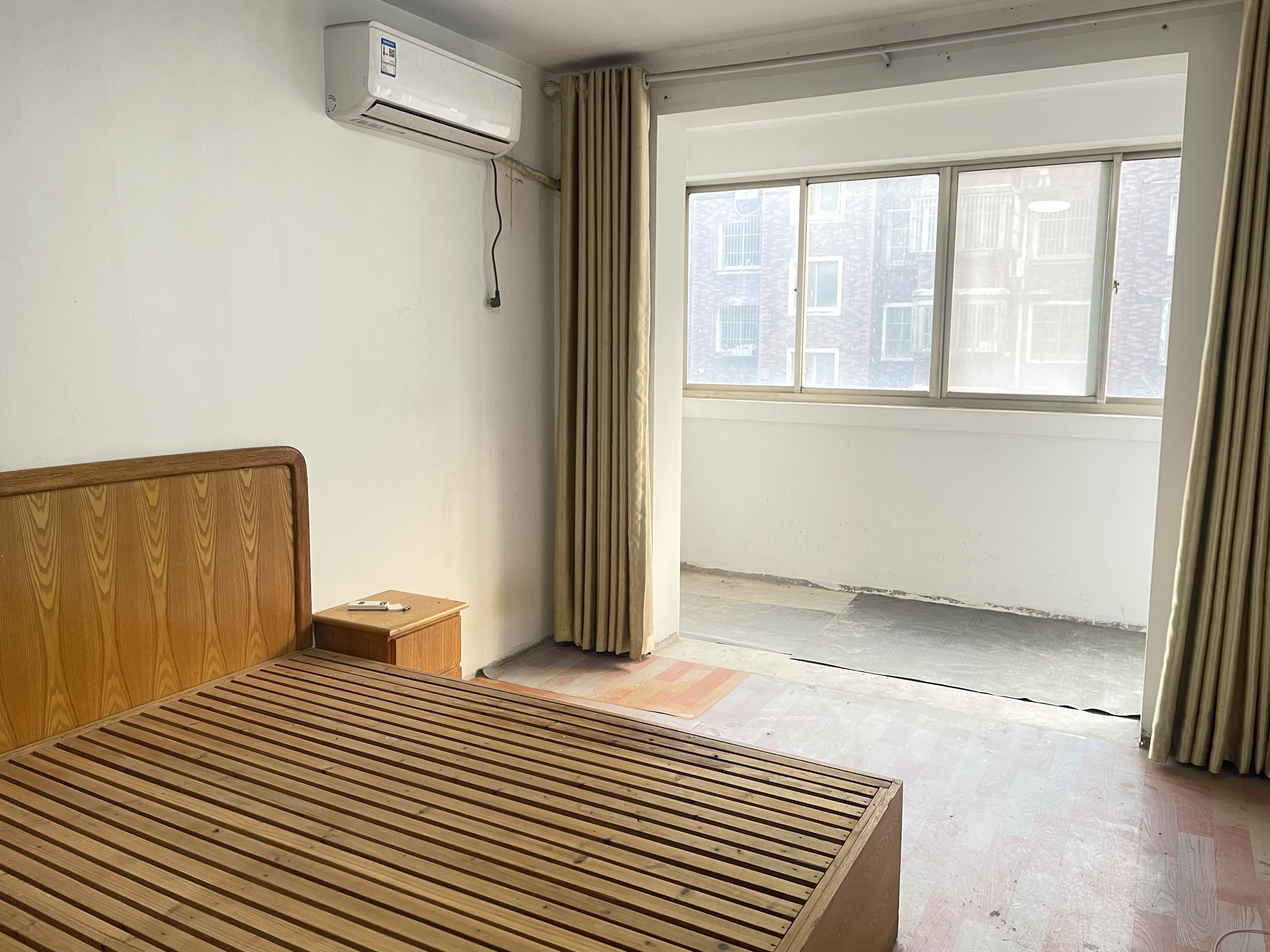 前景花苑 3室2厅1卫 139m&sup2;
